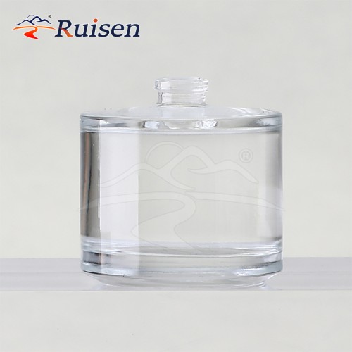 Portable 70mI Rectangle Cylinder Fragrance Glass Cosmetic Perfume Bottle 15mm Neck Size with Pump Sprayer Flat Shape