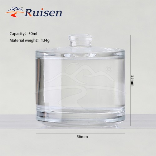 Portable 70mI Rectangle Cylinder Fragrance Glass Cosmetic Perfume Bottle 15mm Neck Size with Pump Sprayer Flat Shape