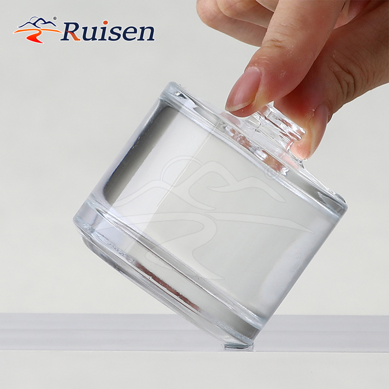 Portable 70mI Rectangle Cylinder Fragrance Glass Cosmetic Perfume Bottle 15mm Neck Size with Pump Sprayer Flat Shape 