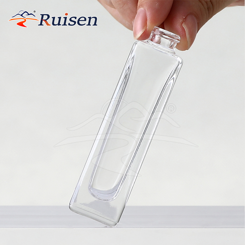 Wholesale Good Price Cosmetic Packaging Clear Glass Bottle Flacon Perfume Bottle 
