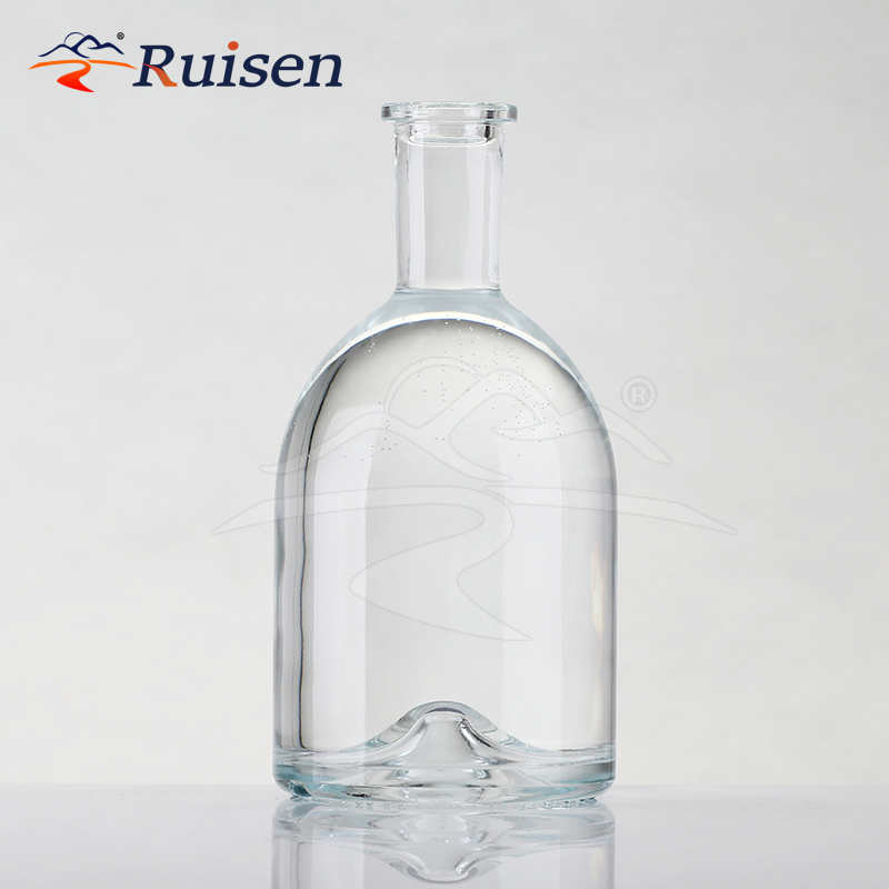 High-end Crystal Glass Bottle Food Grade 700ml Round Shape Crystal White Liquor Glass Bottle