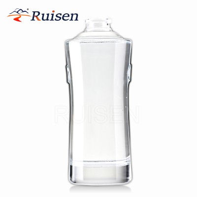 Factory manufactures cylindrical glass bottles for vodka 500ml 