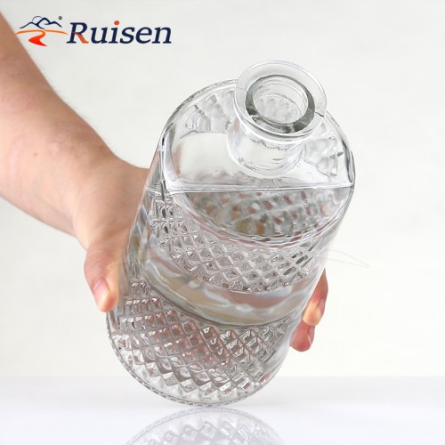 Wholesale Custom Luxury 500ml Whiskey Brandy Argyle Pattern Glass Liquor Bottle Transparent Glass Tequila Empty Bottle