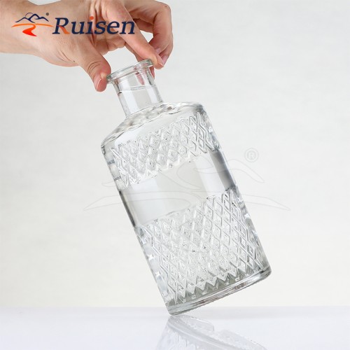 Wholesale Custom Luxury 500ml Whiskey Brandy Argyle Pattern Glass Liquor Bottle Transparent Glass Tequila Empty Bottle