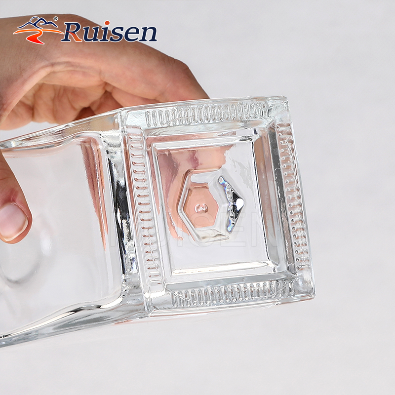 Customized Square White Wine Gin Glass Bottle 500ml 