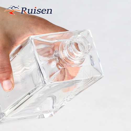 Spirits flask clear glass bottle round bar top conical rectangular square oval flask extra flint vodka whiskey rum gin 500ml