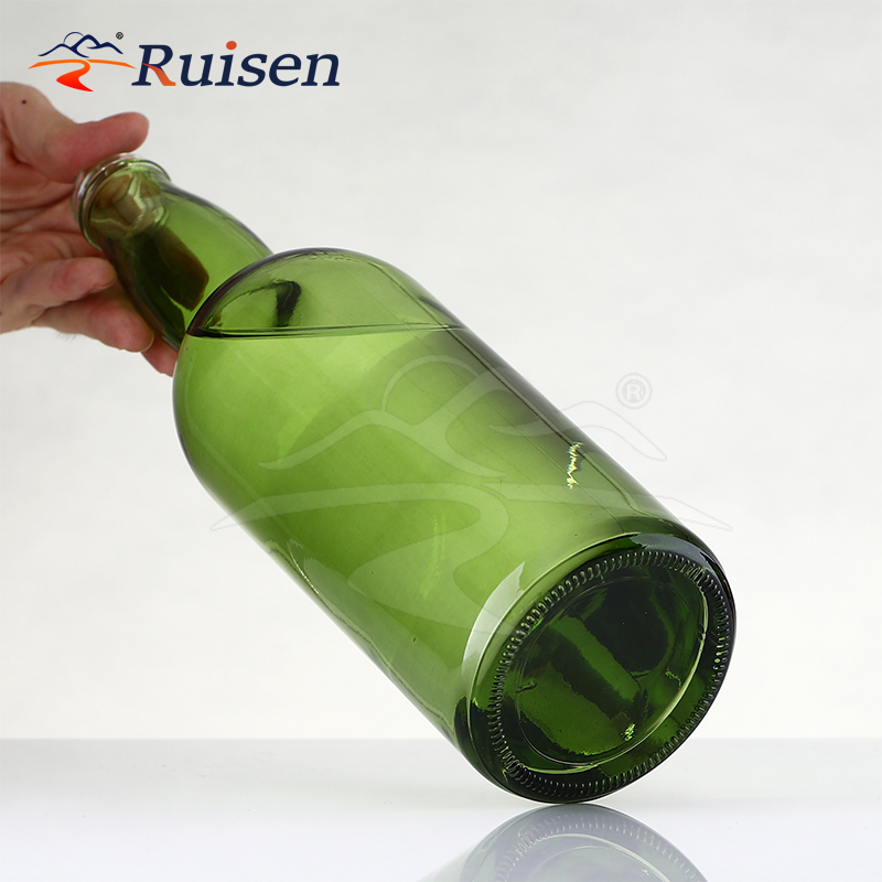 Hot Selling 700ml Green Color Vodka Whiskey Glass Bottles Unique Shape Beer Glass Bottle 