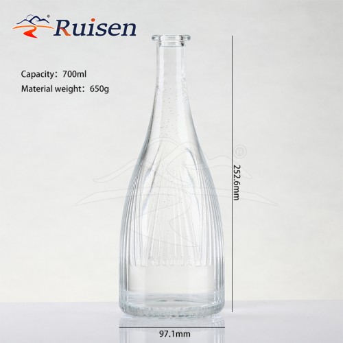 China Manufacturer Engrave Stripe Custom Glass Liquor Bottle Packaging Gin Whiskey Liquor Glass Bottle