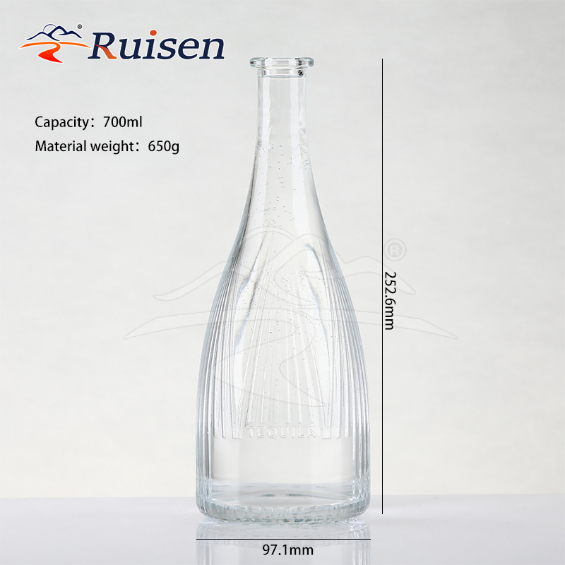 China Manufacturer Engrave Stripe Custom Glass Liquor Bottle Packaging Gin Whiskey Liquor Glass Bottle 