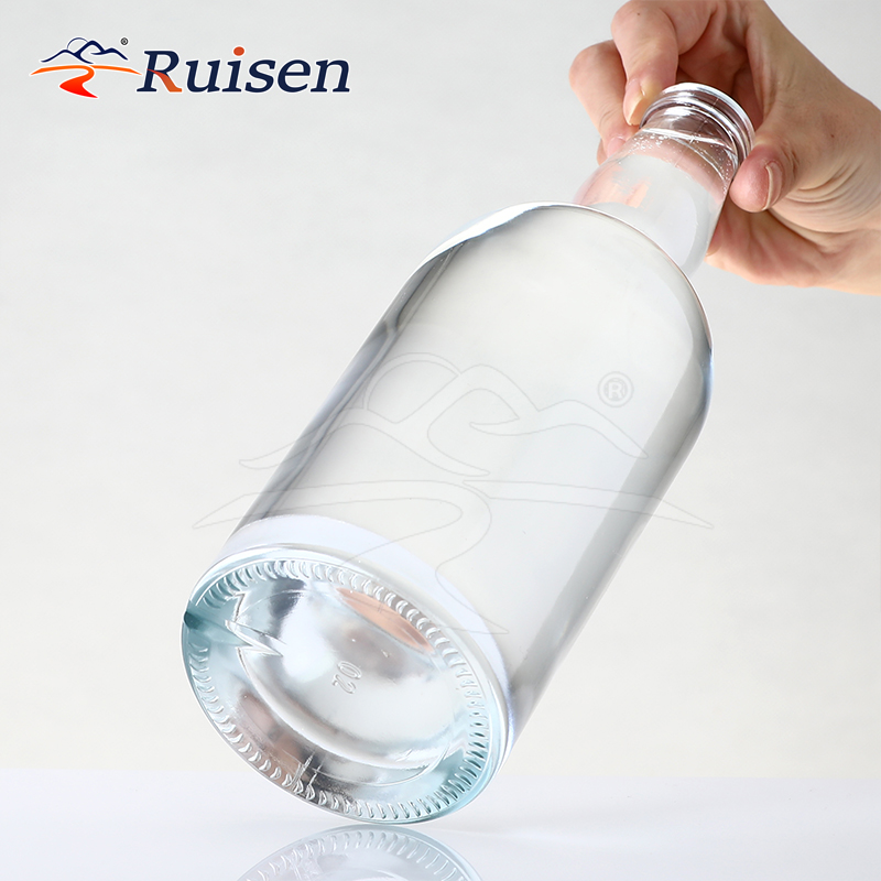 High Quality Transparent Glass Bottle Vodka Whiskey Brandy Rum Glass Bottle 750ml with Cork 
