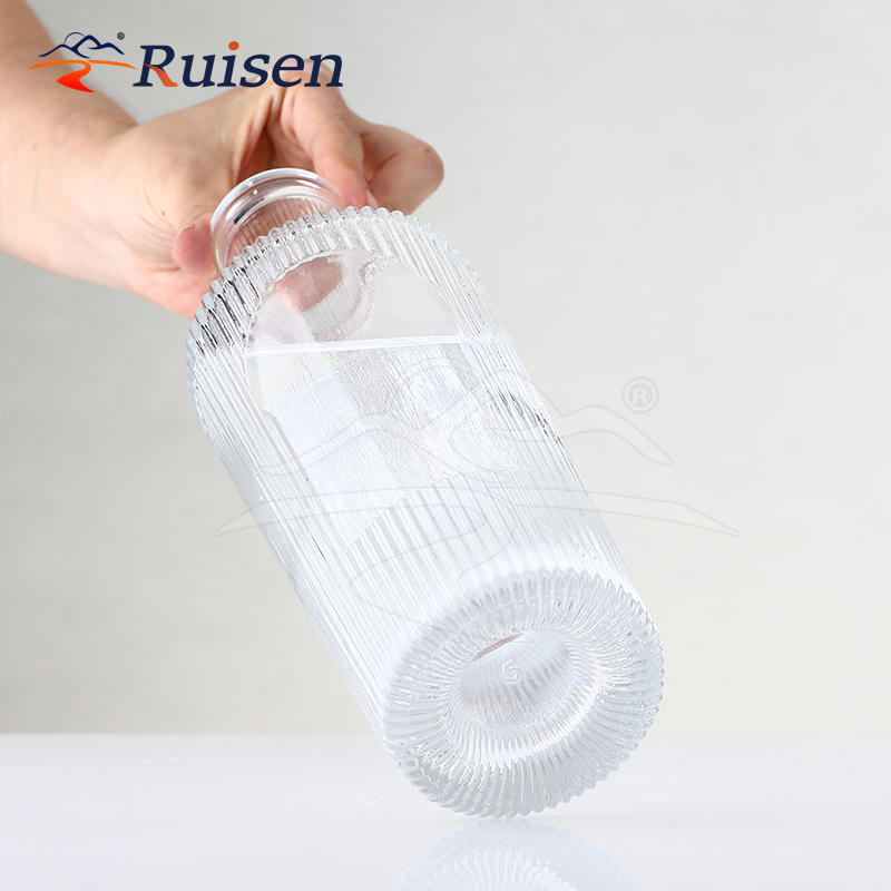 Luxury Customized Stripe Design 750ml Clear Glass Gin Rum Bottle Cork Lid 700ml 500ml Brandy 1000ml Capacity Tequila Bottle 