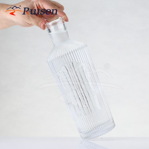 Luxury Customized Stripe Design 750ml Clear Glass Gin Rum Bottle Cork Lid 700ml 500ml Brandy 1000ml Capacity Tequila Bottle