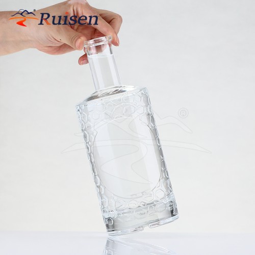 Wholesale Custom High Quality 500ml 700ml 750ml 1L Glass Tequila Gin Rum Whiskey Vodka Bottles Cork Popular Liquor Containers