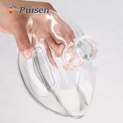 Creative personalised lip shaped bottle glass bottle vodka glass bottle 750ml