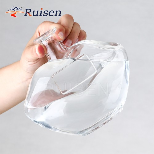 Creative personalised lip shaped bottle glass bottle vodka glass bottle 750ml