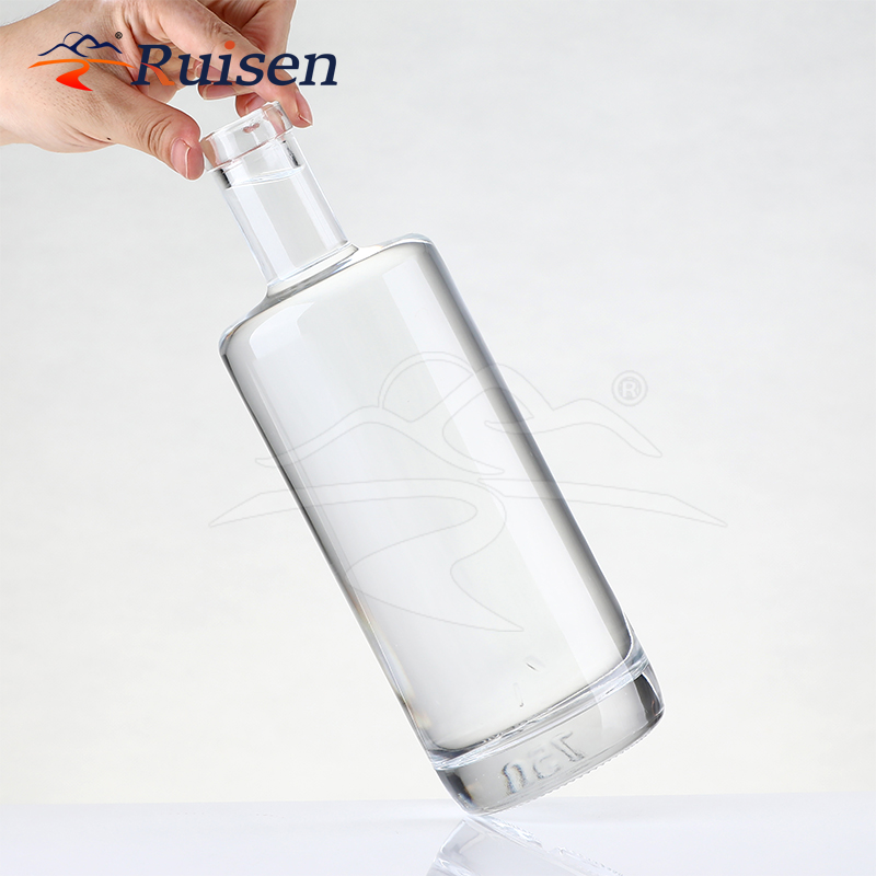 High Quality Custom Transparent 500ml 700ml 750ml Spirits Liquor Bottle Whiskey Gin Vodka Tequila Rum Bottle 