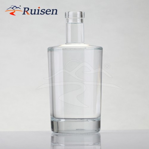 Factory Custom 700ml Round Shape Vodka Glass Bottles Premium 500ml 750ml Whisky Gin Spirit Glass Bottle for Liquor Beverage