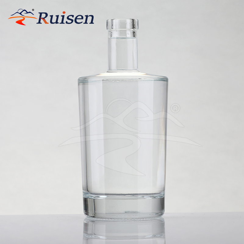 Factory Custom 700ml Round Shape Vodka Glass Bottles Premium 500ml 750ml Whisky Gin Spirit Glass Bottle for Liquor Beverage 