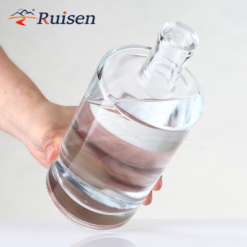 Factory Custom 700ml Round Shape Vodka Glass Bottles Premium 500ml 750ml Whisky Gin Spirit Glass Bottle for Liquor Beverage