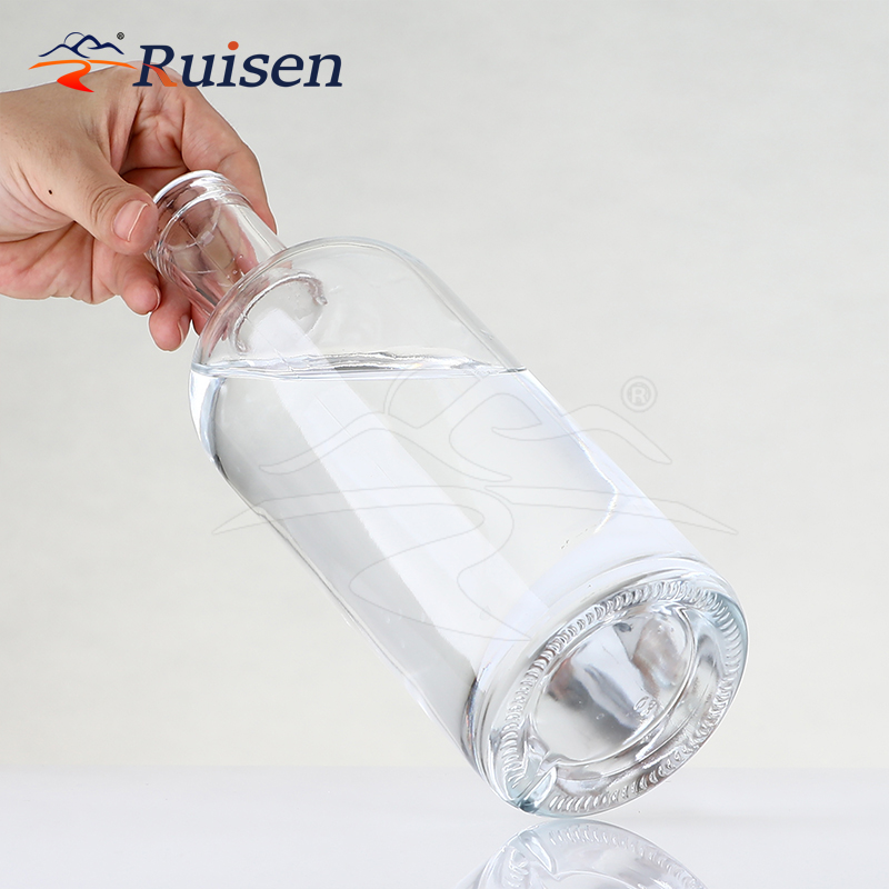 Wholesale Empty Clear Round Shape Glass Bottle 500ml 750ml 1L Liquor Bottle Rum Gin Spirits Vodka Glass Bottles With T Cap 