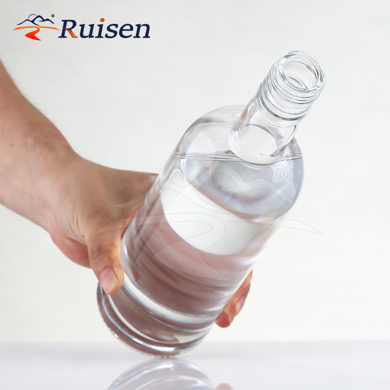 Best Sealing Empty 750ml Rum Vodka Gin Liquor Glass Bottle with Super Flint Material 