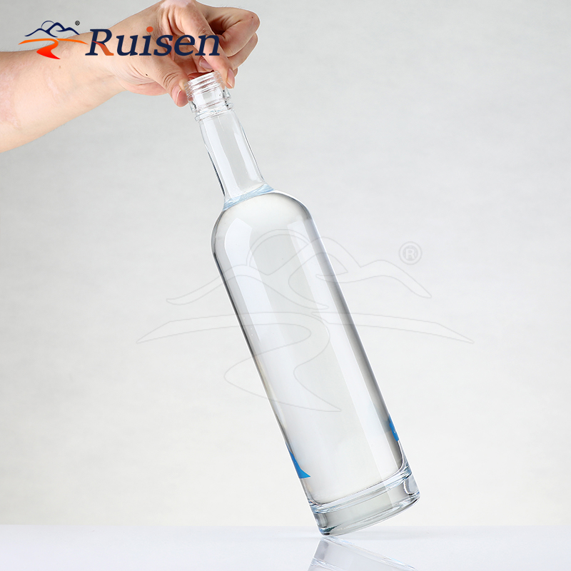 Wholesale Factory Price 500ml 700ml 1000ml Beverage Drinks Liquor Glass Bottle with Stopper 