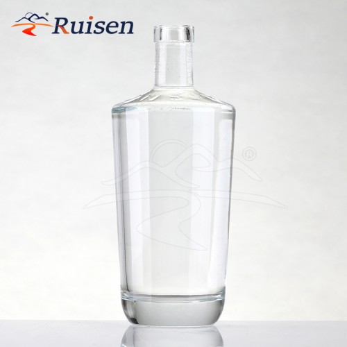 China Factory 500Ml 750Ml Transparent Whisky Brandy Spirit Liquor Glass Bottle Vodka Liquor Supplier