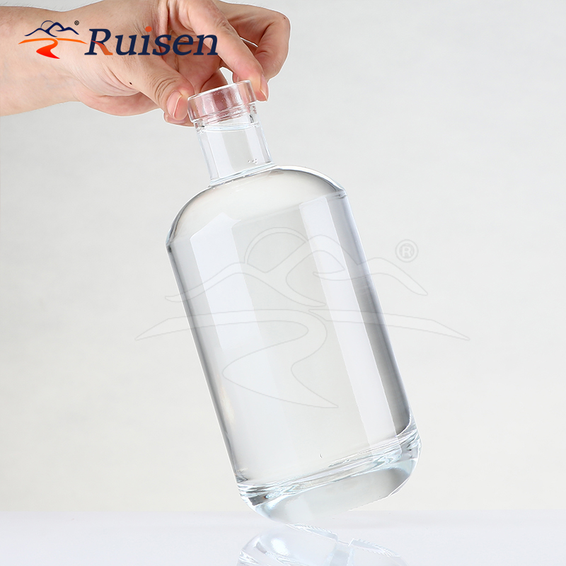 500ml 750ml Customizable Round Flint Glass Liquor Bottle Gin Whiskey Vodka Tequila Glass Bottle with Cork Lid 