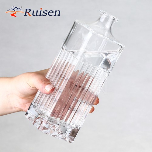 Square Thick Bottom Glass Deluxe Vodka Whisky Spirits Glass Bottle 500ml