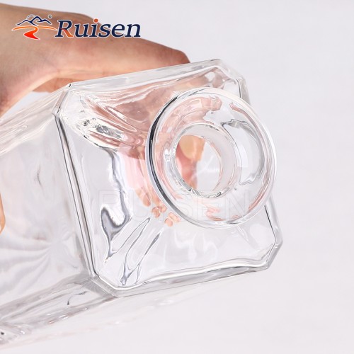 Wholesale High Quality Customized Engraved Square Whisky Bottle Set with Glass Stopper 750ml
