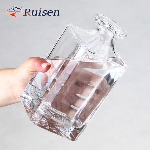 Wholesale High Quality Customized Engraved Square Whisky Bottle Set with Glass Stopper 750ml