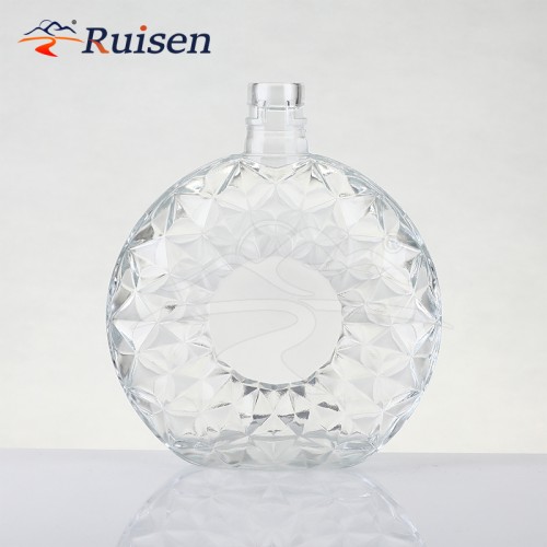 Wholesale China Factory 700ml Empty Round Vodka Spirit Whisky Wine Glass Bottle for Liquor With Cork