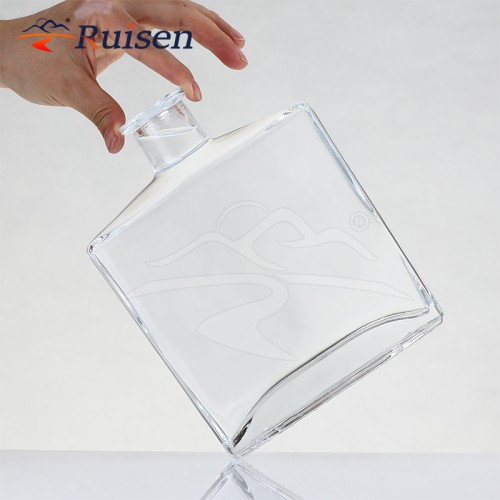 700 ml Unique Design Spirit Liquor Bottle 700ml Gin Whiskey Wine Vodka Glass Bottle for Brandy Rum