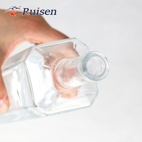 Custom Designed Luxury Glass Bottle Litre Thick Bottom Bottle Pine Nut Wine Glass Bottle 700ml