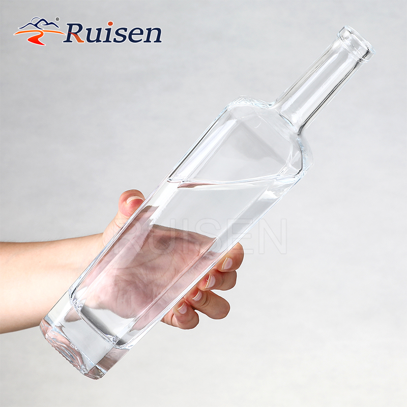 Custom Designed Luxury Glass Bottle Litre Thick Bottom Bottle Pine Nut Wine Glass Bottle 700ml 
