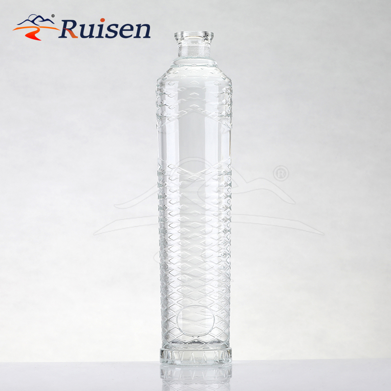 New Fancy Custom Glass Bottle Beautiful Dragon Embossed Liquor Glass Bottle With Golden Lid