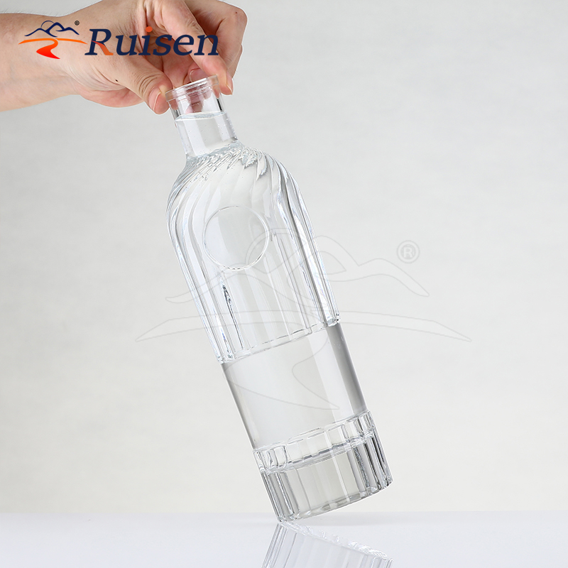 High Quality Clear Empty Vodka Spirit Bottle Wisky Glass Bottle 1000ml Luxury Liquor Bottle 